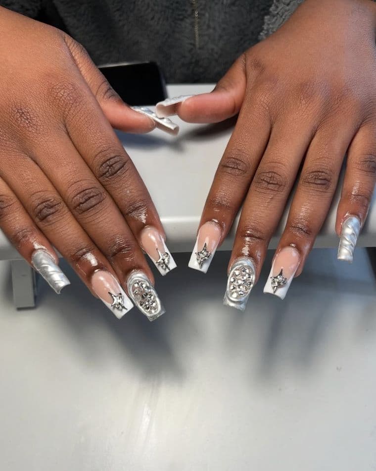 Coffin nails in silver chrome with 3D stars and a crystal panel